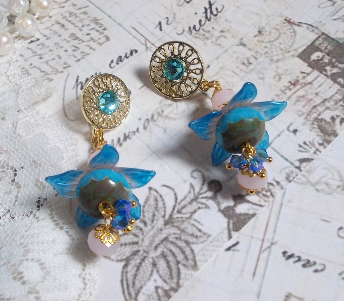 BO Saphir Scintillant montées avec perles potirons verre de bohème, fleurs Frosted et Cristaux Swarovski