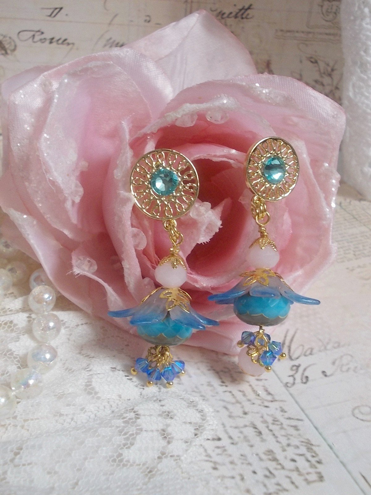 BO Saphir Scintillant montées avec perles potirons verre de bohème, fleurs Frosted et Cristaux Swarovski