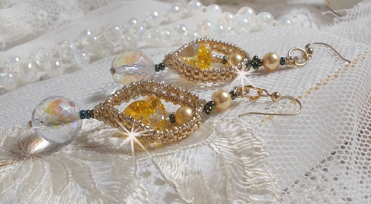 BO Bo'Soleil montert med Swarovski krystallhjerter, gullperleperler og 14 karat gullfylte ørekroker