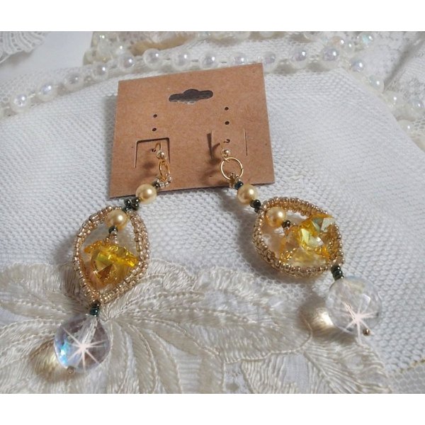 BO Bo'Soleil montert med Swarovski krystallhjerter, gullperleperler og 14 karat gullfylte &oslash;rekroker