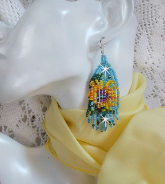 BO Solsikke laget med v&aring;rfargede steiner og s&oslash;lvsviller 925/1000