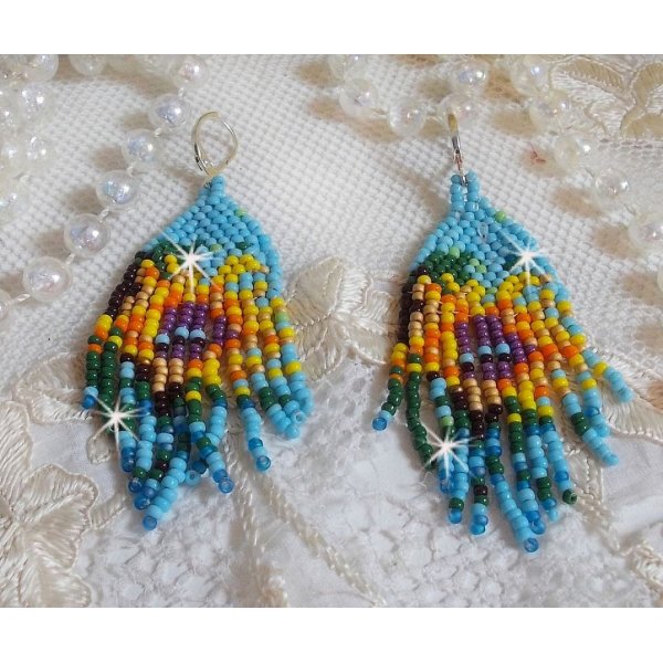 BO Solsikke laget med v&aring;rfargede steiner og s&oslash;lvsviller 925/1000