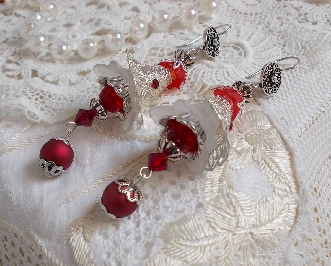 BO Tendre Rouge med Swarovski-krystaller, runde fasetterte perler og 925/1000 sølv ørekroker