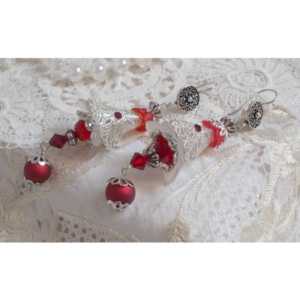 BO Tendre Rouge med Swarovski-krystaller, runde fasetterte perler og 925/1000 sølv ørekroker