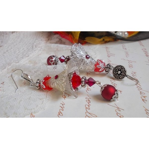 BO Tendre Rouge med Swarovski-krystaller, runde fasetterte perler og 925/1000 sølv ørekroker