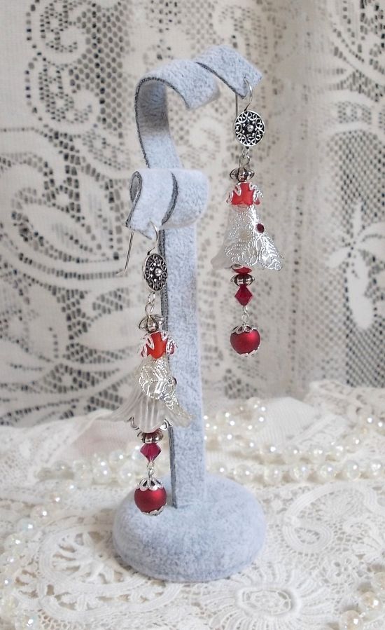 BO Tendre Rouge med Swarovski-krystaller, runde fasetterte perler og 925/1000 sølv ørekroker