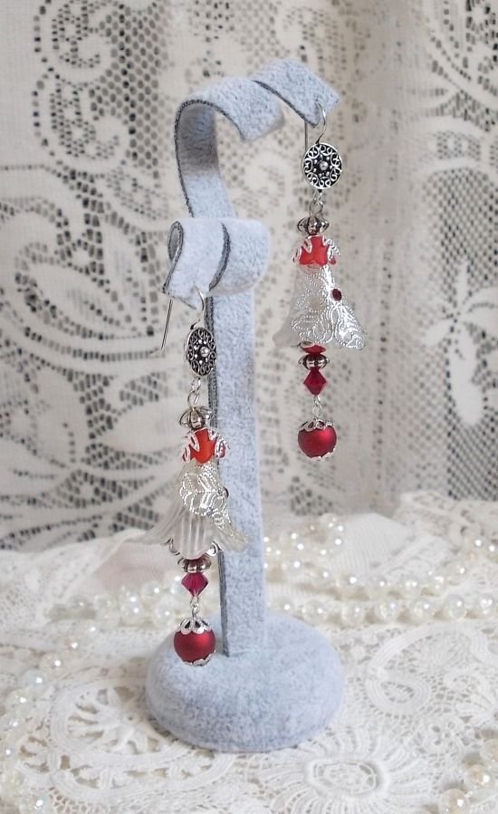 BO Tendre Rouge med Swarovski-krystaller, runde fasetterte perler og 925/1000 sølv ørekroker