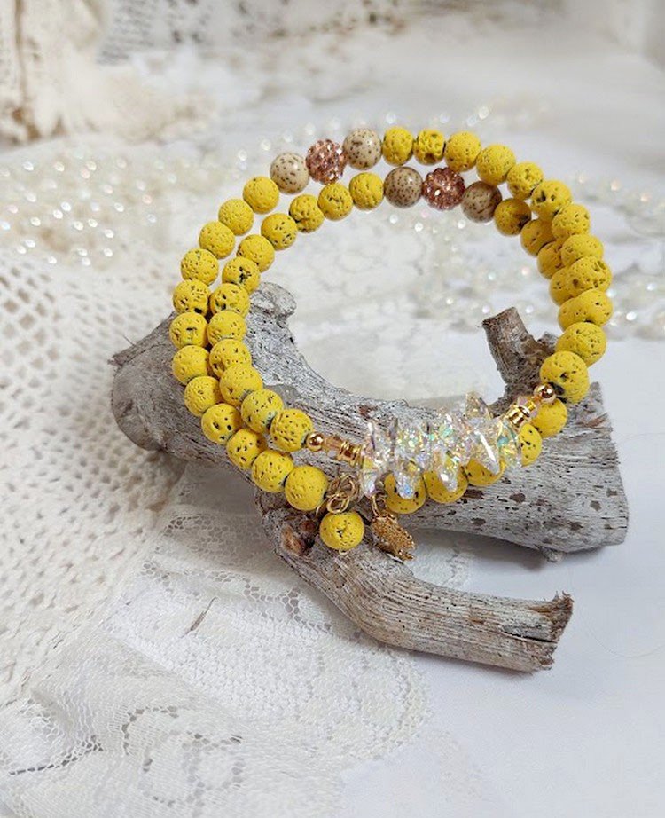 Bracelet Couronne Jaune Soleil monté avec pierres de lave, perles cristal Swarovski, sequin Argent 925 et breloque