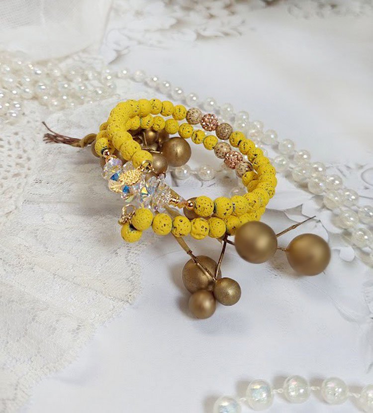 Bracelet Couronne Jaune Soleil monté avec pierres de lave, perles cristal Swarovski, sequin Argent 925 et breloque