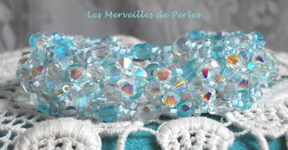 Crystal Blue armbånd med Swarovski krystallfasetter og spinnere