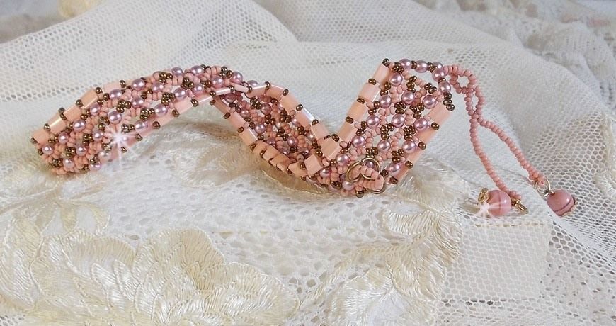 Rose Royale armbånd med Pink Tila perler, fasetterte perler og Swarovski krystallperler