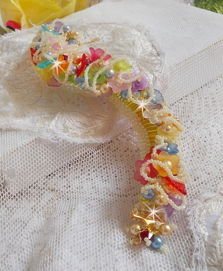 Garden Flowers armbånd med Swarovski perler, frostede blomster, 3 mikron gullbelagt lås