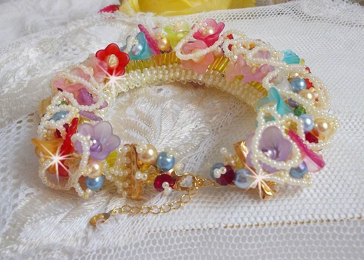 Garden Flowers armbånd med Swarovski perler, frostede blomster, 3 mikron gullbelagt lås