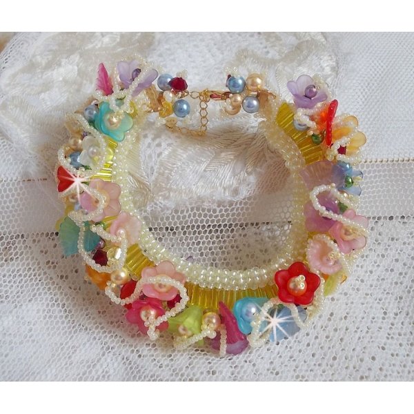 Garden Flowers armb&aring;nd med Swarovski perler, frostede blomster, 3 mikron gullbelagt l&aring;s