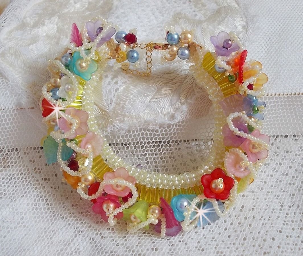 Garden Flowers armbånd med Swarovski perler, frostede blomster, 3 mikron gullbelagt lås