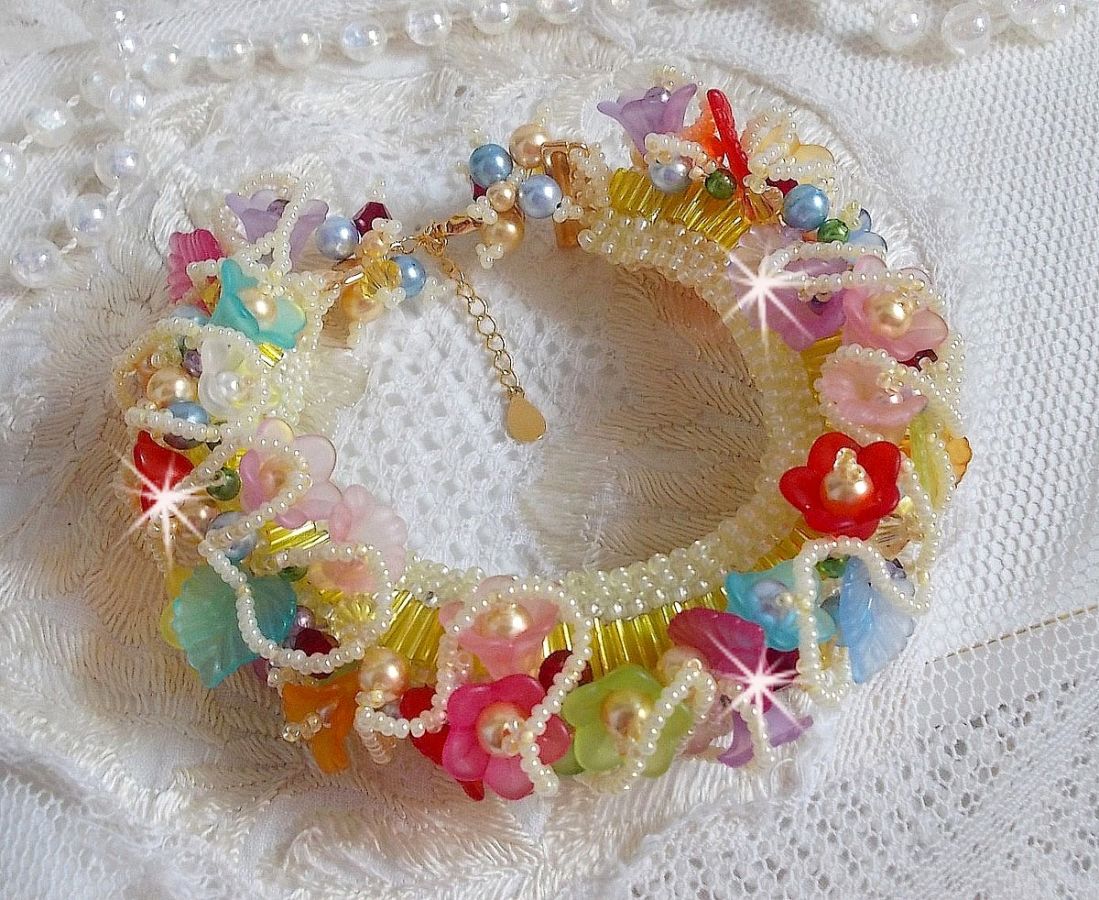 Garden Flowers armbånd med Swarovski perler, frostede blomster, 3 mikron gullbelagt lås