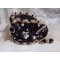 Sacred Black Bracelet brodert på en antikk svart blonder 