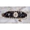 Sacred Black Bracelet brodert på en antikk svart blonder 