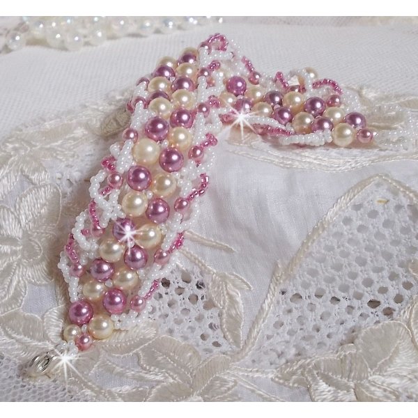 Avslapningsarmb&aring;nd med Swarovski krystallperler