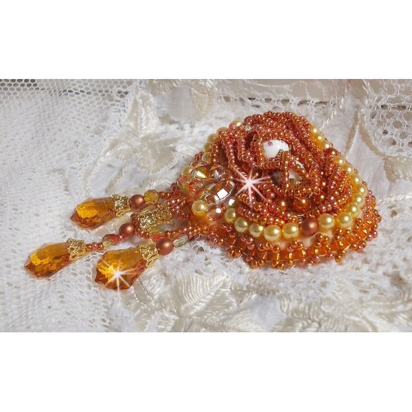 Rumba brosje brodert med Swarovski krystaller, rhinestones, Tangerine navettes, runde perler og seed perler