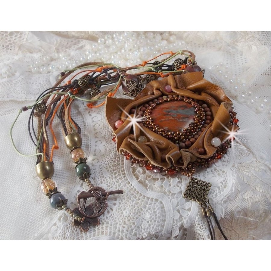 Amber Romance halskjede brodert med karamell / oransje / mahogny lær, halvedelstener (agat, sitrin, Picasso Jasper) og Swarovski-krystaller