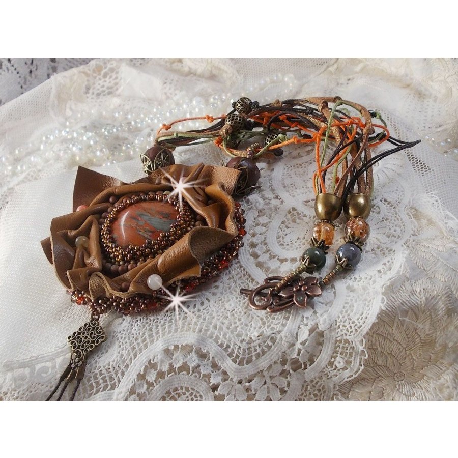 Amber Romance halskjede brodert med karamell / oransje / mahogny lær, halvedelstener (agat, sitrin, Picasso Jasper) og Swarovski-krystaller