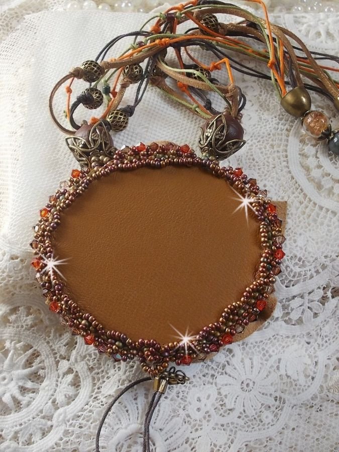 Amber Romance halskjede brodert med karamell / oransje / mahogny lær, halvedelstener (agat, sitrin, Picasso Jasper) og Swarovski-krystaller