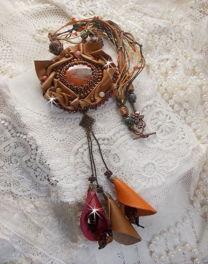 Amber Romance halskjede brodert med karamell / oransje / mahogny lær, halvedelstener (agat, sitrin, Picasso Jasper) og Swarovski-krystaller