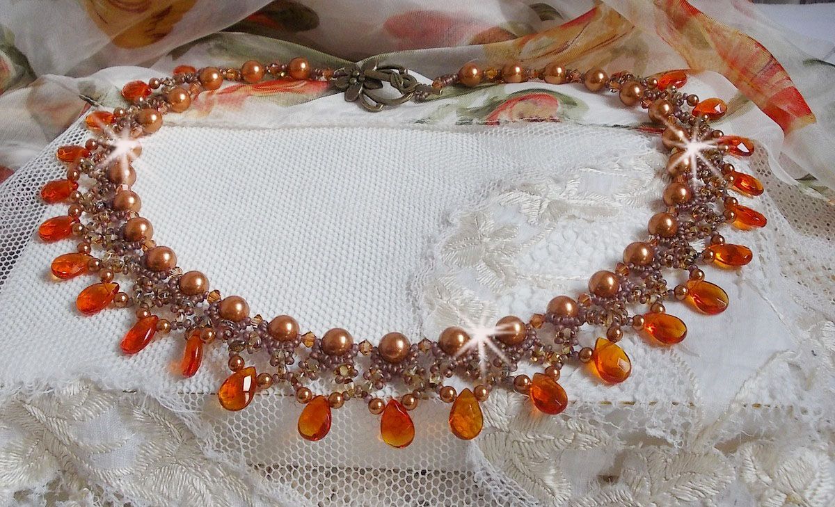 Rav halskjede med Swarovski krystallperler og fasetterte glassdråper