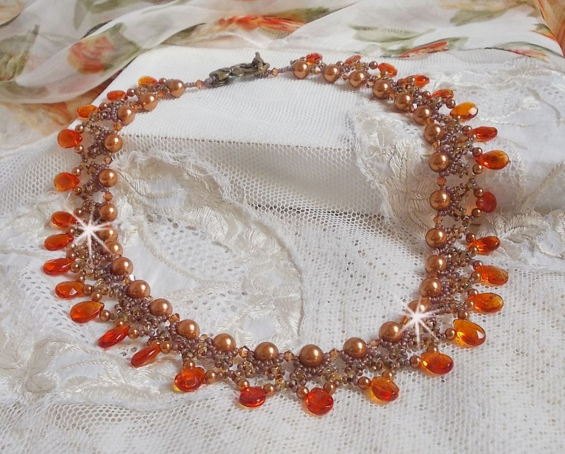 Rav halskjede med Swarovski krystallperler og fasetterte glassdråper