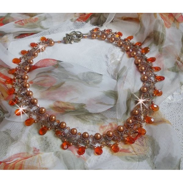 Rav halskjede med Swarovski krystallperler og fasetterte glassdr&aring;per