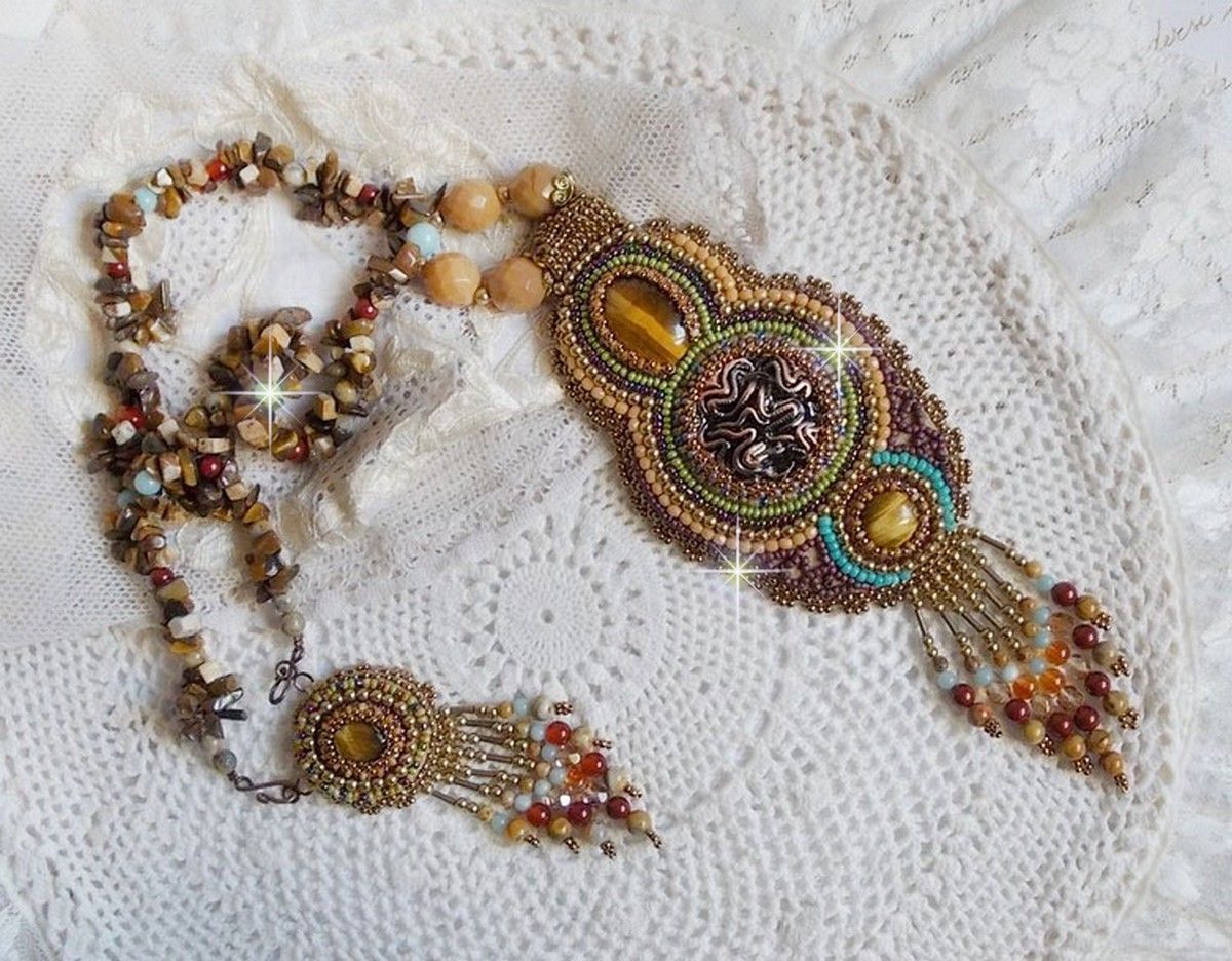Fauve anheng halskjede brodert med flere tigerøyne, Haute-Couture-stil