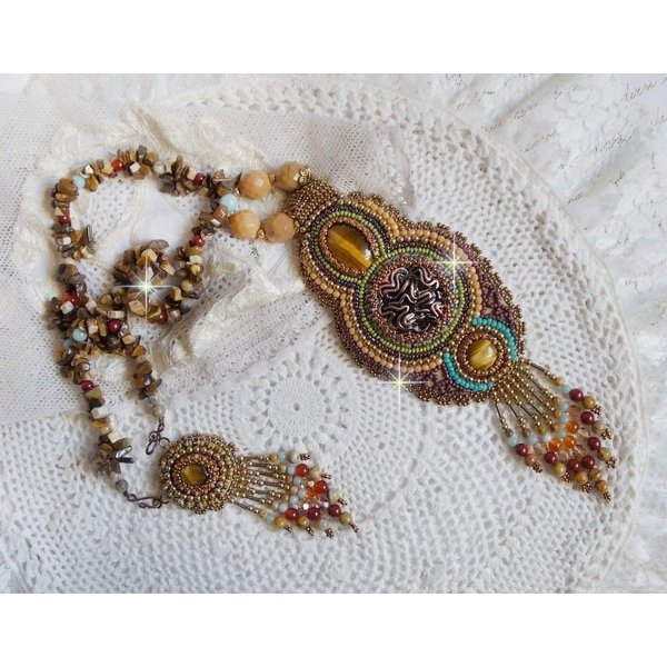 Fauve anheng halskjede brodert med flere tiger&oslash;yne, Haute-Couture-stil