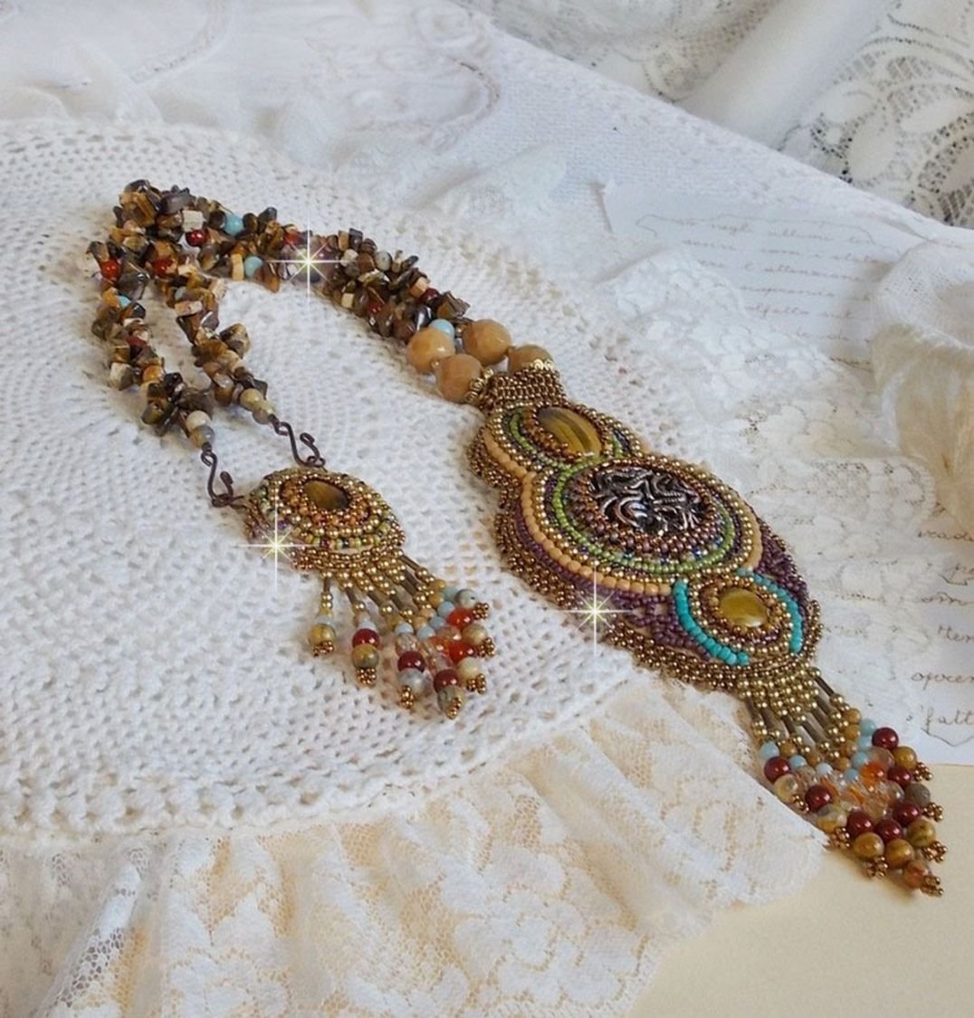 Fauve anheng halskjede brodert med flere tigerøyne, Haute-Couture-stil