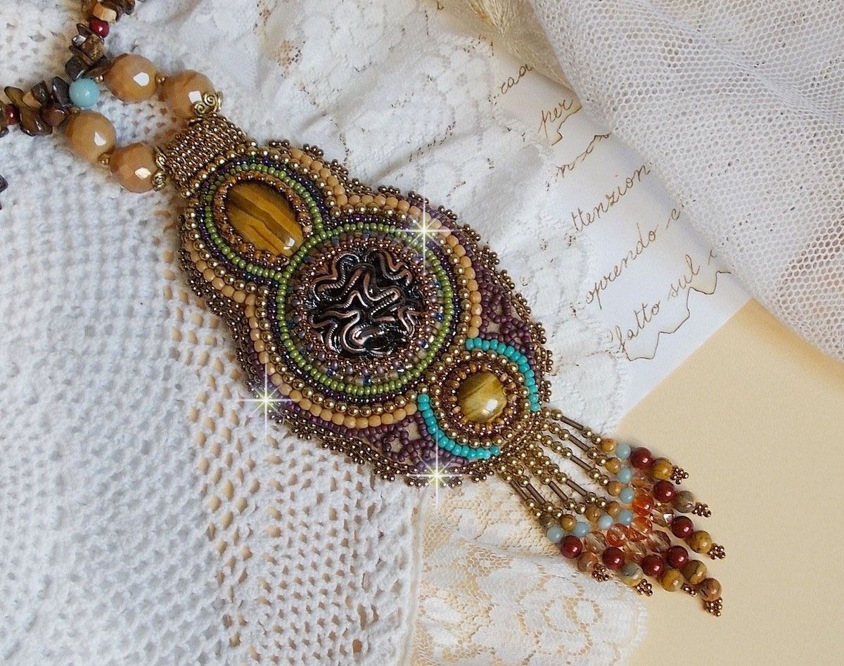 Fauve anheng halskjede brodert med flere tigerøyne, Haute-Couture-stil