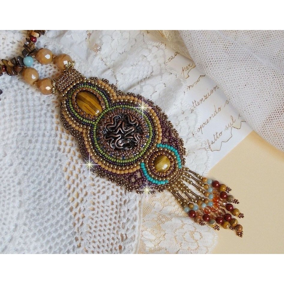 Fauve anheng halskjede brodert med flere tigerøyne, Haute-Couture-stil