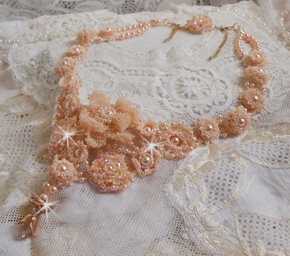 Idylle Beauté Haute-Couture halskjede, ingenting annet enn Swarovski perler og frø perler 