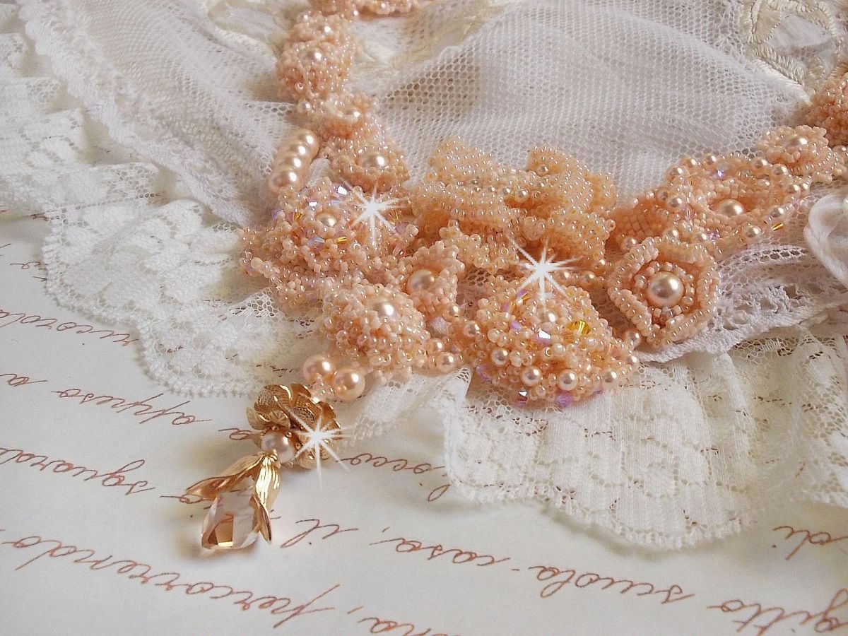 Idylle Beauté Haute-Couture halskjede, ingenting annet enn Swarovski perler og frø perler 