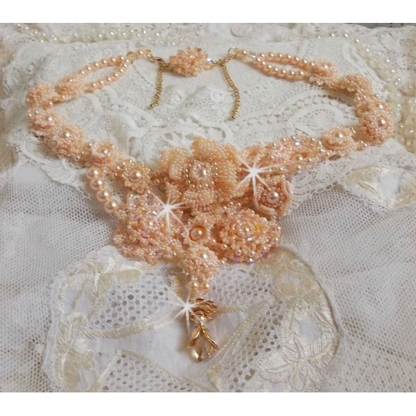 Idylle Beaut&eacute; Haute-Couture halskjede, ingenting annet enn Swarovski perler og fr&oslash; perler 