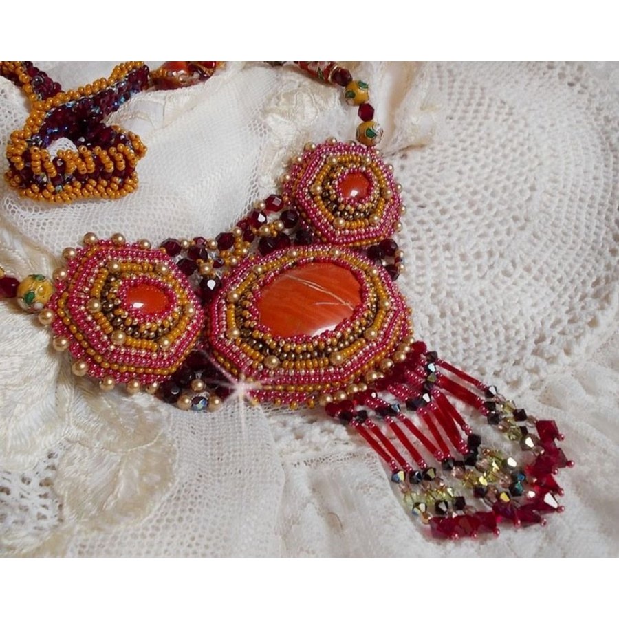 Red Jasper halskjede med halvedelstener Red Jasper med Swarovski krystaller, cloisonne perler, Muranos og frø perler