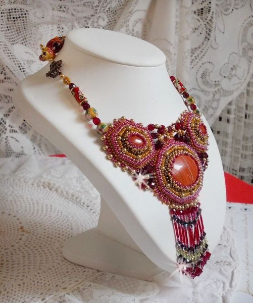 Red Jasper halskjede med halvedelstener Red Jasper med Swarovski krystaller, cloisonne perler, Muranos og fr&oslash; perler