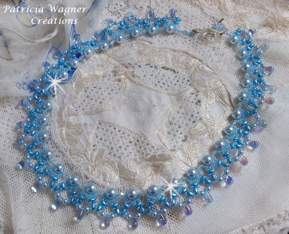 Lys Azur halskjede med Swarovski krystallperler og glass dråper