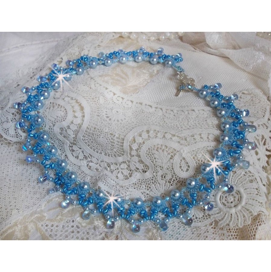 Lys Azur halskjede med Swarovski krystallperler og glass dråper