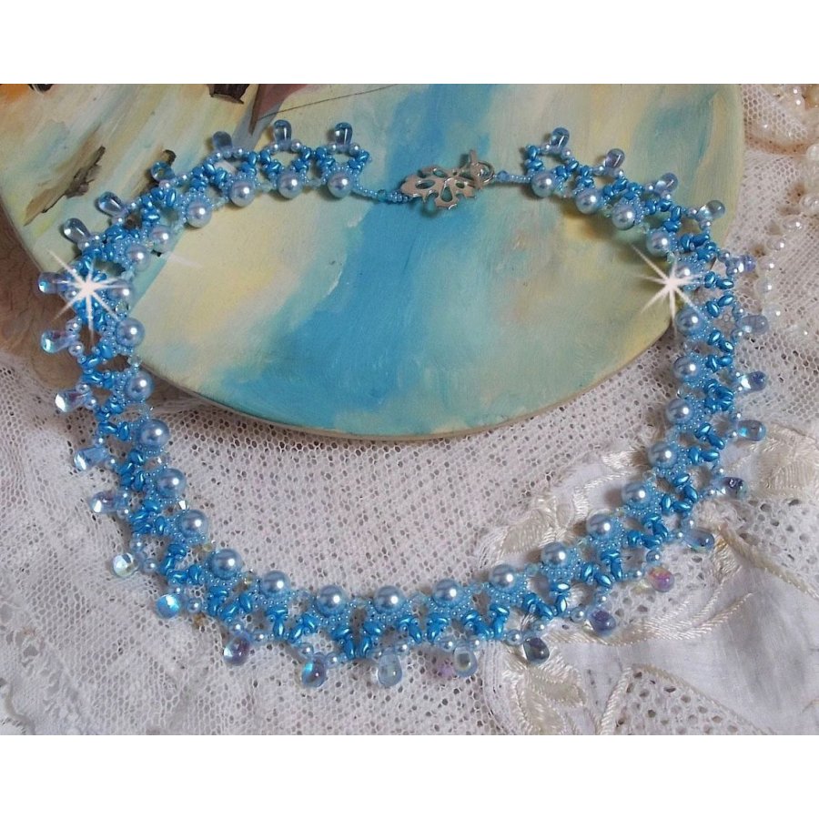 Lys Azur halskjede med Swarovski krystallperler og glass dråper