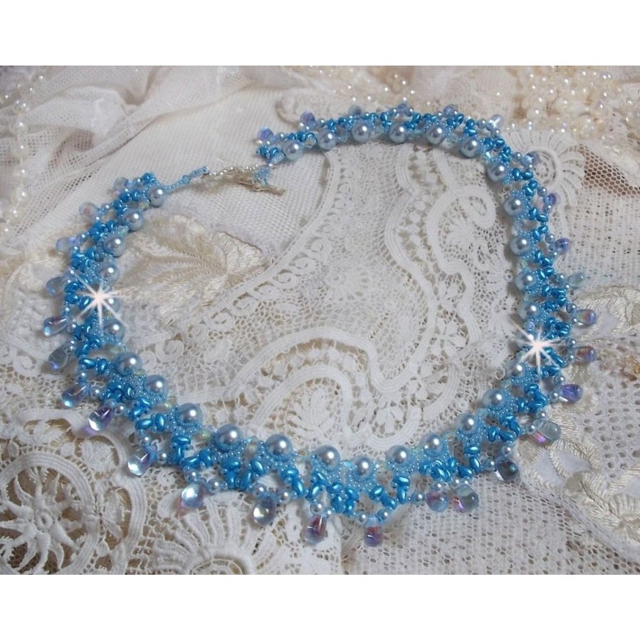 Lys Azur halskjede med Swarovski krystallperler og glass dråper