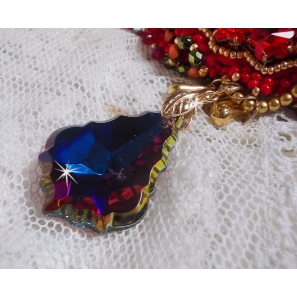 Mia Haute-Couture barokk / vintage halskjede brodert med Swarovski-krystaller, gullbelagt, forskjellige kvalitetsperler