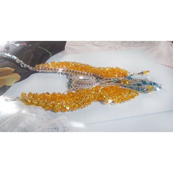 Versailles Haute-Couture sommerfuglhalskjede brodert med Swarovski-krystaller, sølv Miyuki frøperler og tilbehør i 925/1000 sølv 
