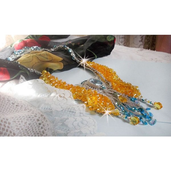 Versailles Haute-Couture sommerfuglhalskjede brodert med Swarovski-krystaller, sølv Miyuki frøperler og tilbehør i 925/1000 sølv 