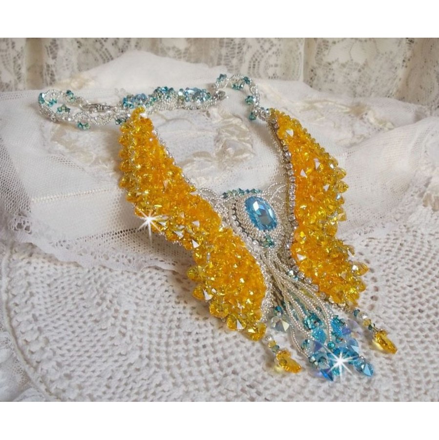 Versailles Haute-Couture sommerfuglhalskjede brodert med Swarovski-krystaller, sølv Miyuki frøperler og tilbehør i 925/1000 sølv 
