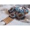 Collier Plaston Haute-Couture Typie Blue - Danse avec les Loups avec des perles semi-précieuses et des perles diverses